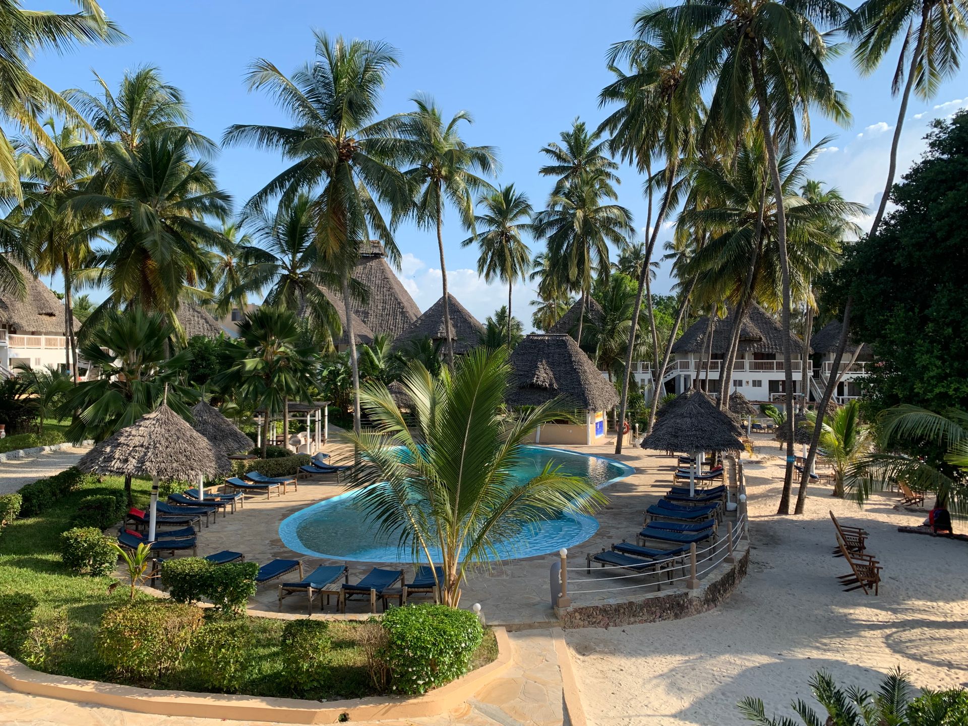 AIMMEK Hotel & Apartment Bookings Img
